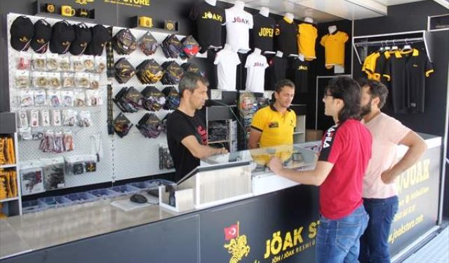 Jandarmanın tanıtım tırı şehit ve gazilerin yanında oluyor