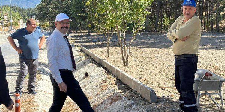 Üçoluklar mesire alanında çalışmalar sürüyor