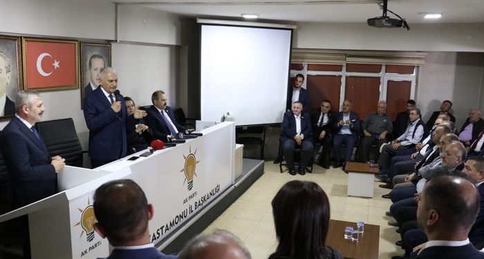 Binali Yıldırım, Kastamonu’da partililerle bir araya geldi