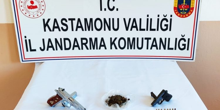 Uyuşturucu operasyonunda 3 gözaltı