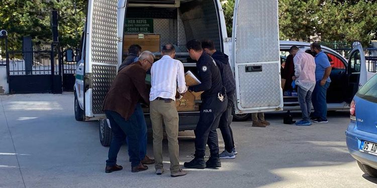 Haber alınamayan yaşlı kadın evinde ölü bulundu