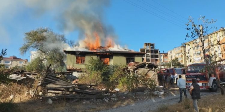 Devrekani’de yangın