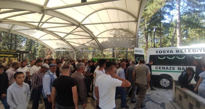 Gözyaşlarıyla uğurlandı