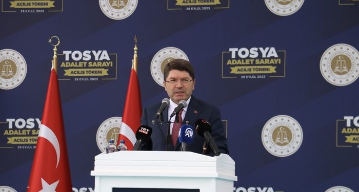 Bakan’dan eleştirilere cevap