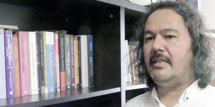 Ders sırasında cep telefonu kullanılmamasının akademik başarıyı artıracağı öngörülüyor