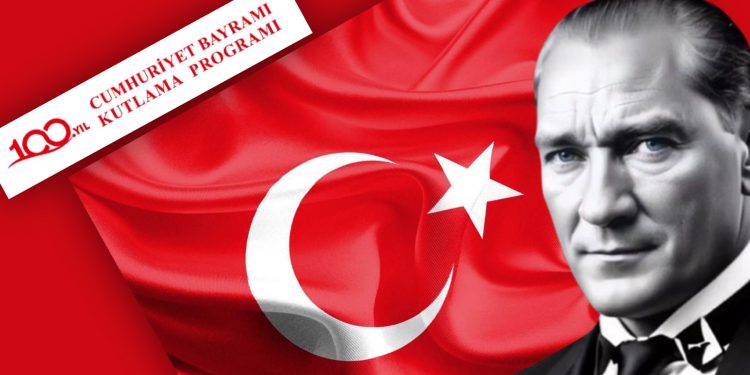 Çelenk törenli, sergili, şenlikli, yürüyüşlü ve fener alaylı gün