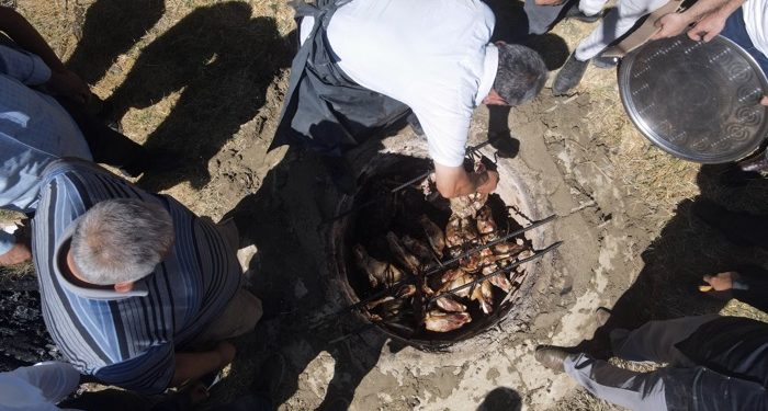 Mescit köyünün asırlık kuyu kebabı geleneği