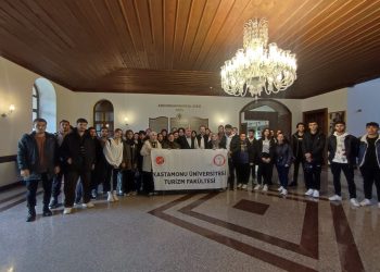 Üniversite öğrencilerine yaşadıkları şehir tanıtıldı