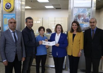 PTT’nin kuruluş yılına özel 183. müşteriye hediye verildi