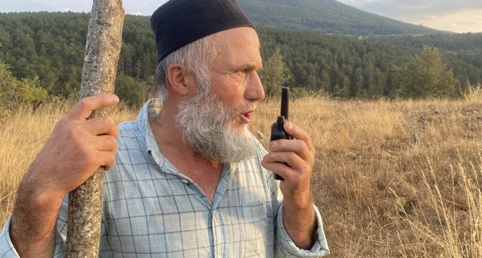 Bu köyde yaşayanlar birbirleriyle telsizle iletişim kuruyor