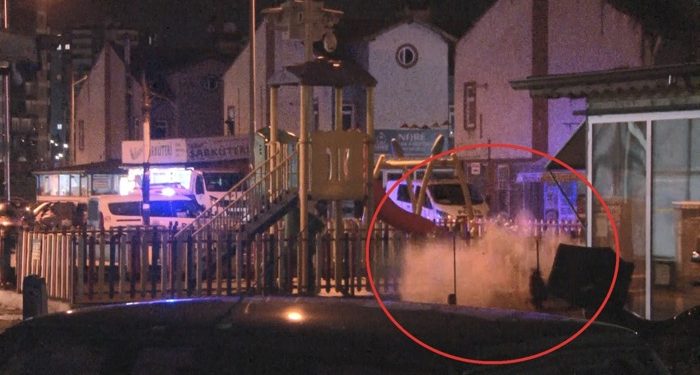 Yol kenarında unutulan şüpheli valiz fünyeyle patlatıldı