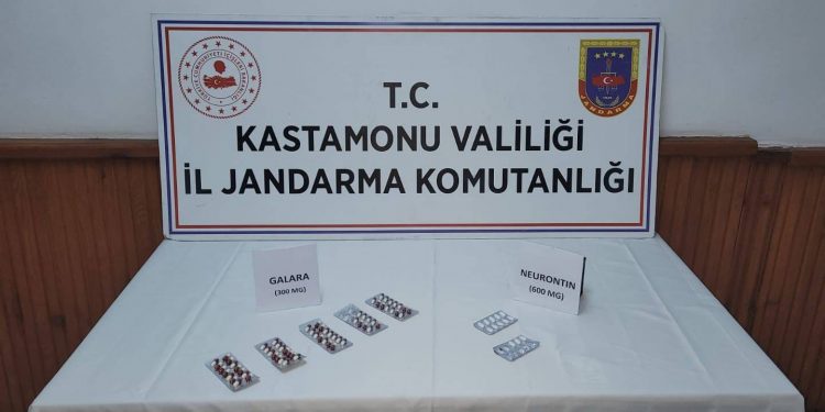 Sentetik ecza hap ile yakalanan iki kişi gözaltına alındı