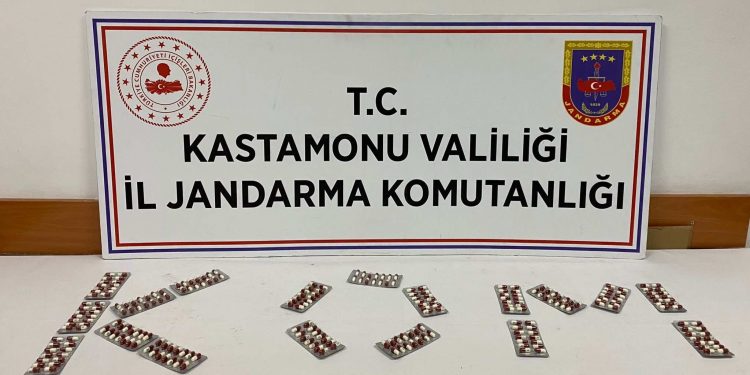 Sentetik ecza ile yakalanan şahıs gözaltına alındı