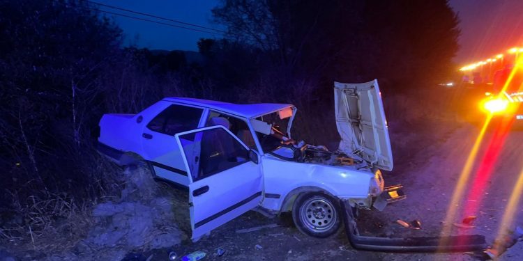 İki otomobil çarpıştı: 4 yaralı