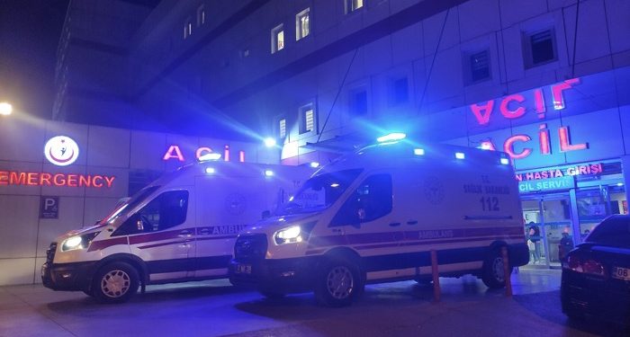 Seyir halindeki araçtan düşen bebek ağır yaralandı