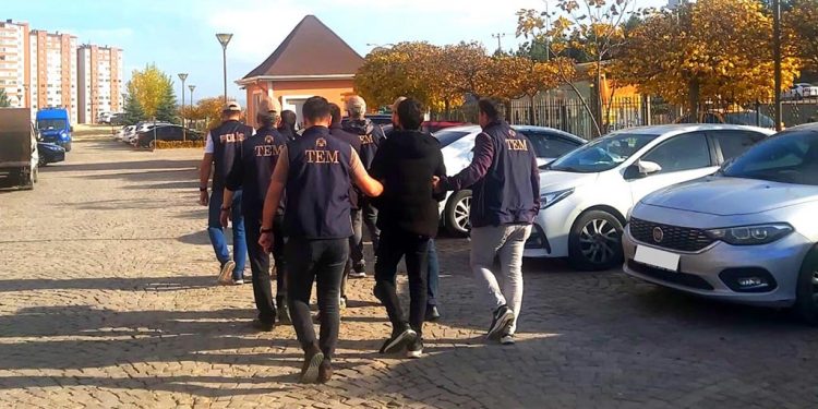 DEAŞ operasyonunda iki kişi tutuklandı