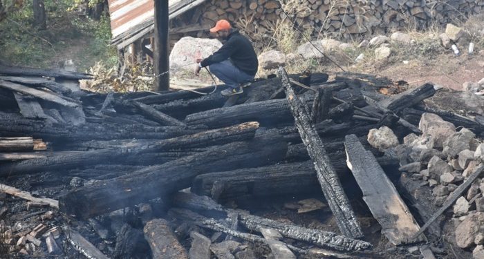 Yangınla birlikte vatandaşların anıları da yandı
