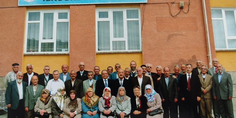 Sakarya İlkokulu’nun 1963 mezunları, 60 yıl sonra bir araya geldi