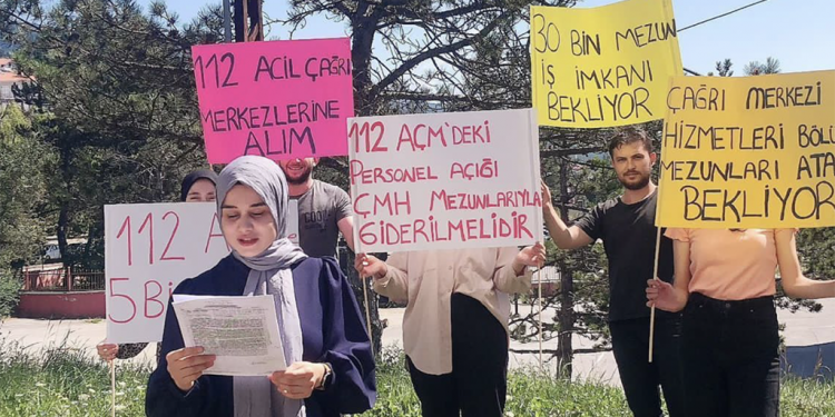 Atama taleplerini, fidan dikerek dile getirdiler