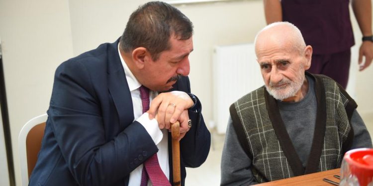 “Büyüklerimiz bizim en büyük hazinelerimizden”