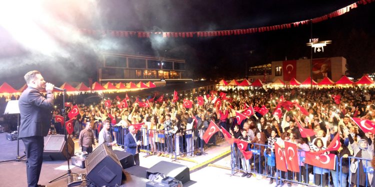 100’üncü yıla yakışır coşku