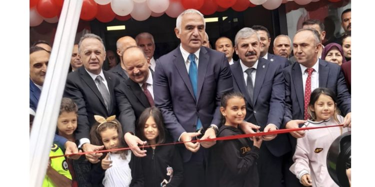 100. Yıl İl Halk Kütüphanesi’nde Bakanlı açılış