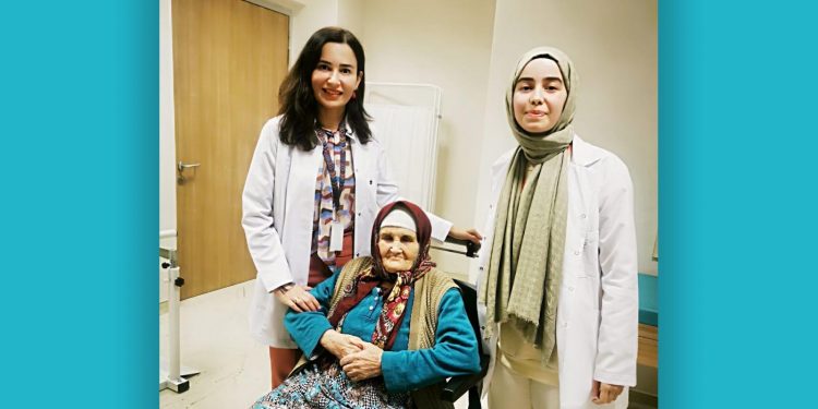 Geriatri poikliniğinin ilk hastası 107 yaşındaki Fatma Kaynak oldu