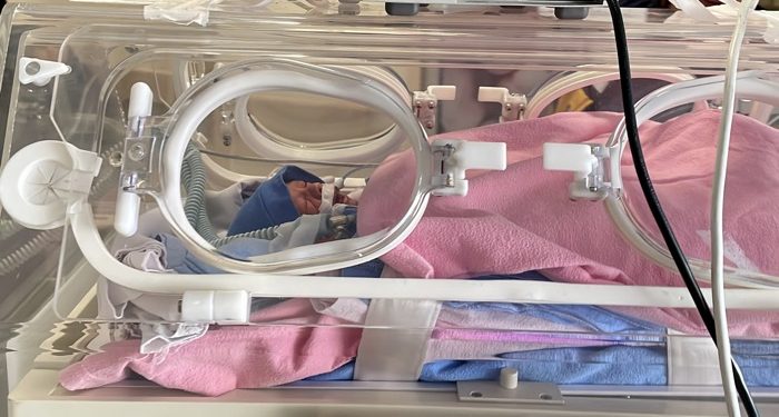 Çöp konteynerinin yanında bulunan bebek Ankara’ya sevk edildi