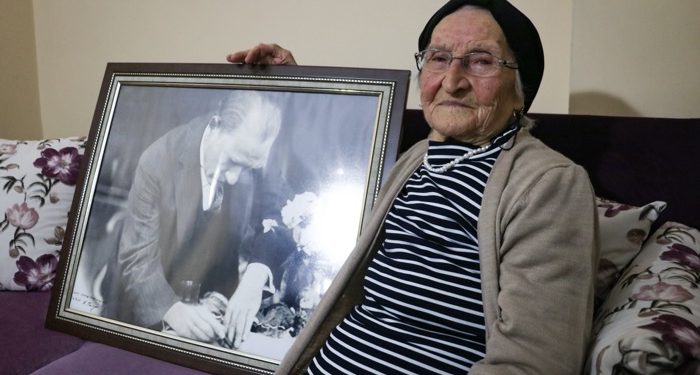 Huriye nine, Atatürk’ü gördüğü günü unutamıyor