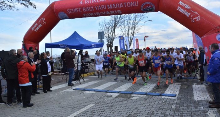 4. İnebolu İstiklal Yolu Şerife Bacı Yarı Maratonu yapıldı