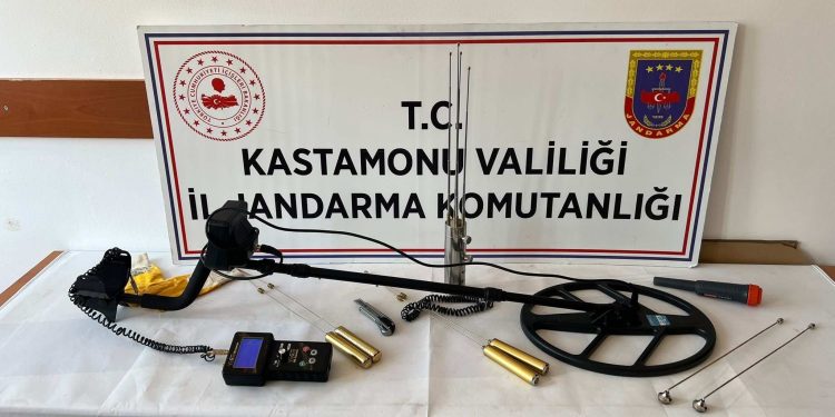 Kaçak kazı yapan 2 kişi suçüstü yakalandı