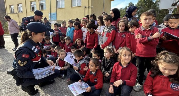 Jandarmadan öğrencilere kişisel güvenlik eğitimi