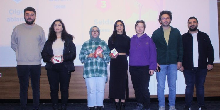 Sinema bilgileriyle yarıştılar