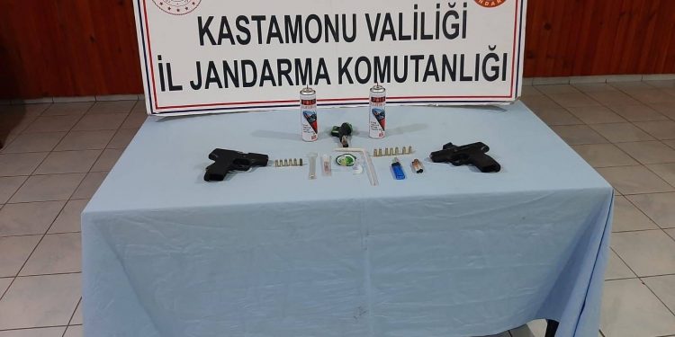 Uyuşturucudan 3 gözaltı