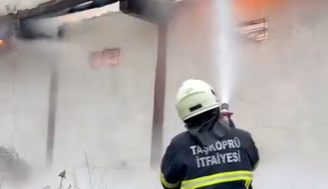 Taşköprü’de yangın
