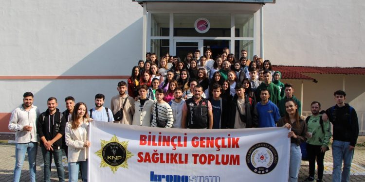 Üniversite öğrencilerine ‘uyuşturucuyla mücadele’ eğitimi