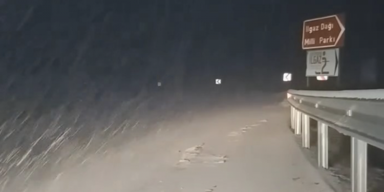 Ilgaz Dağı’nda yoğun kar yağışı etkili oluyor