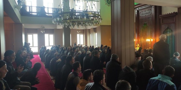 Filistin halkı için camilerde dua