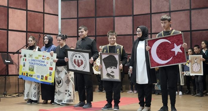 “Engelleri Sevgiyle Aşıyoruz”