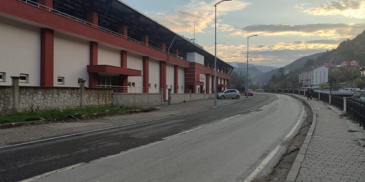 Otomobilin çarptığı çocuk yaralandı
