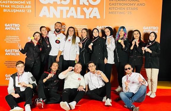 “Gastro Antalya”dan 4 altın madalyayla döndüler