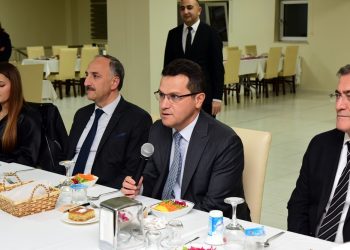 Rektör Topal, öğrenci topluluk temsilcileri ile bir araya geldi