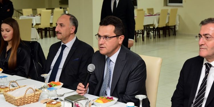 Rektör Topal, öğrenci topluluk temsilcileri ile bir araya geldi