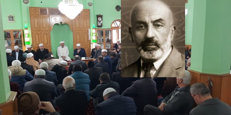 Mehmet Akif Ersoy, ismini taşıdığı mahallede dualarla anıldı