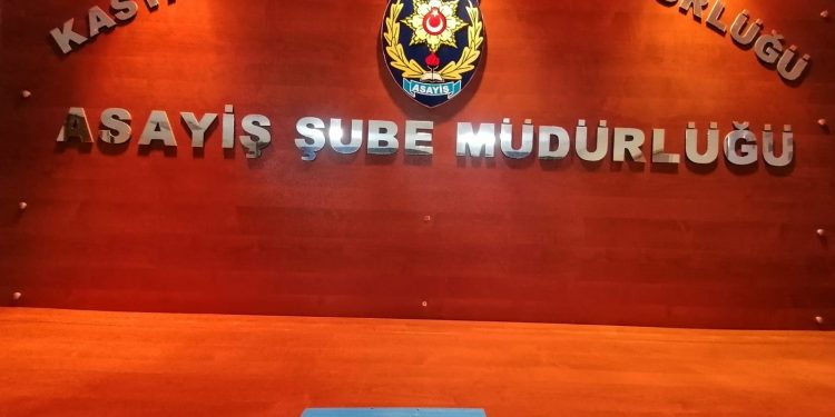 Polisten kaçan araçta uyuşturucu ele geçirildi