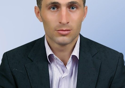 Kestiği ağaç üzerine devrilen işçi ağır yaralandı