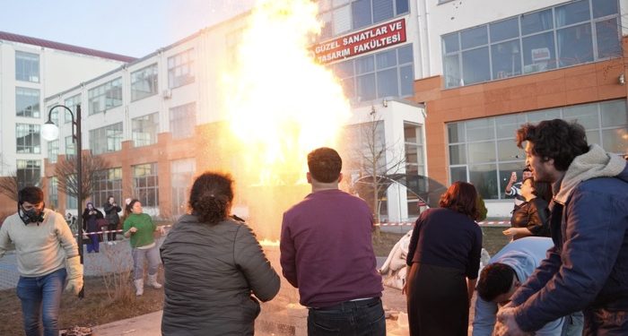 Saat Kulesi’ni pişirdiler!