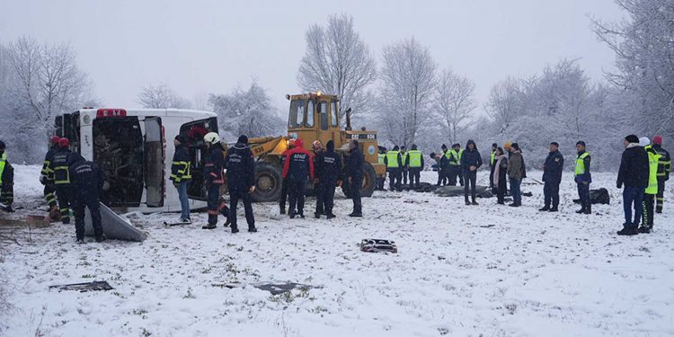 Otobüs kazasında yaralananlardan 27’si taburcu edildi