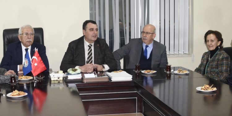 Karahasan ve Bekar’a emeklilik vedası