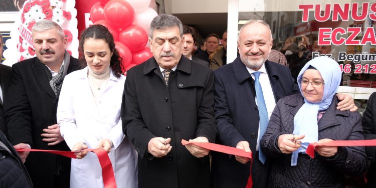Tunusoğlu Eczanesi açıldı